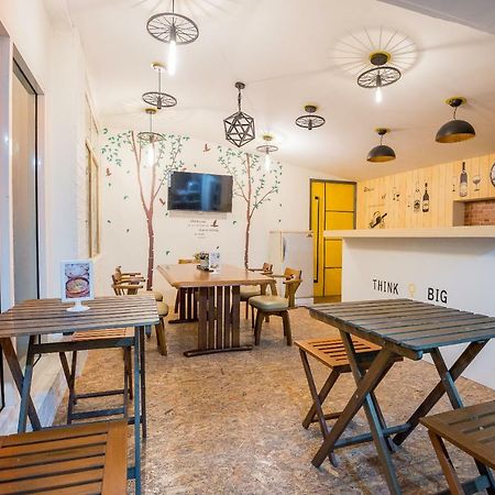 T Smy House Hostel Bangkok Bagian luar foto