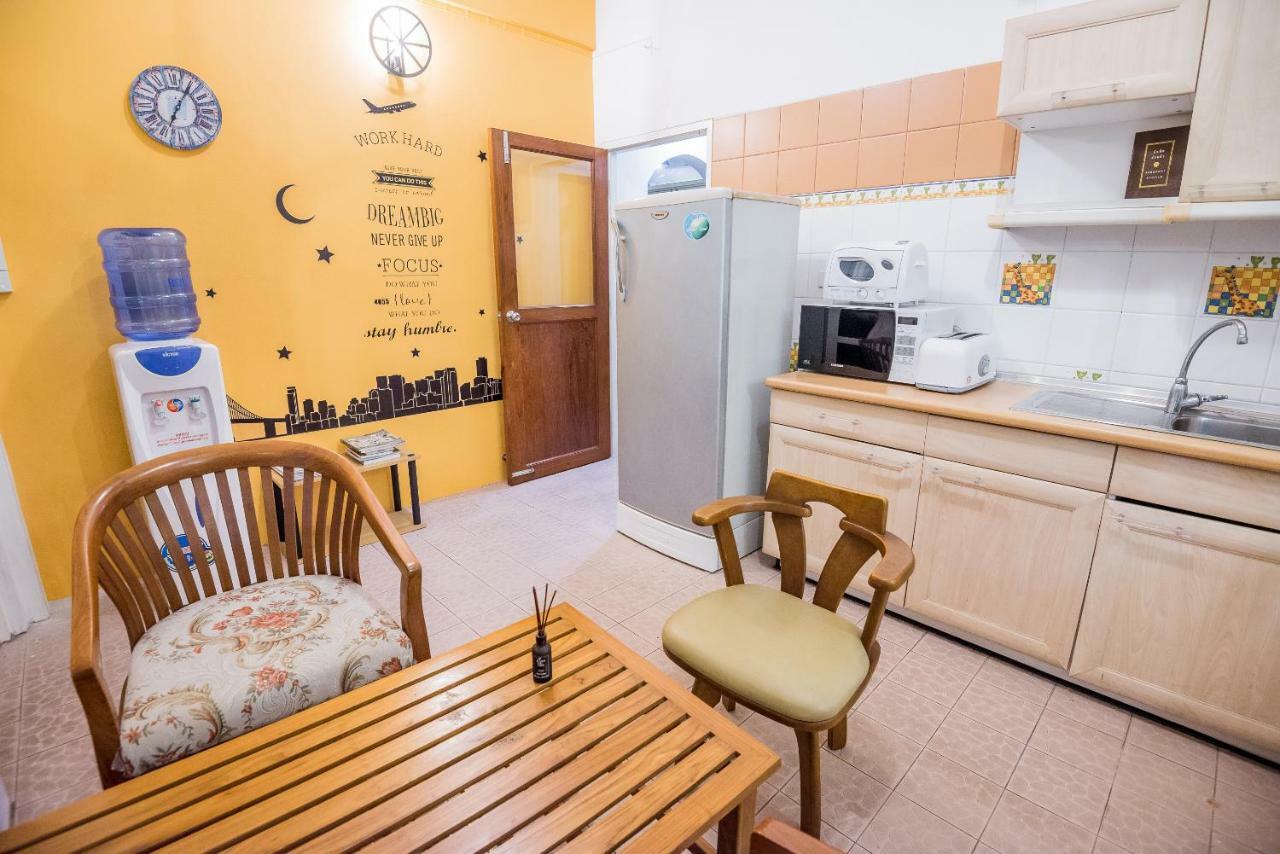 T Smy House Hostel Bangkok Bagian luar foto