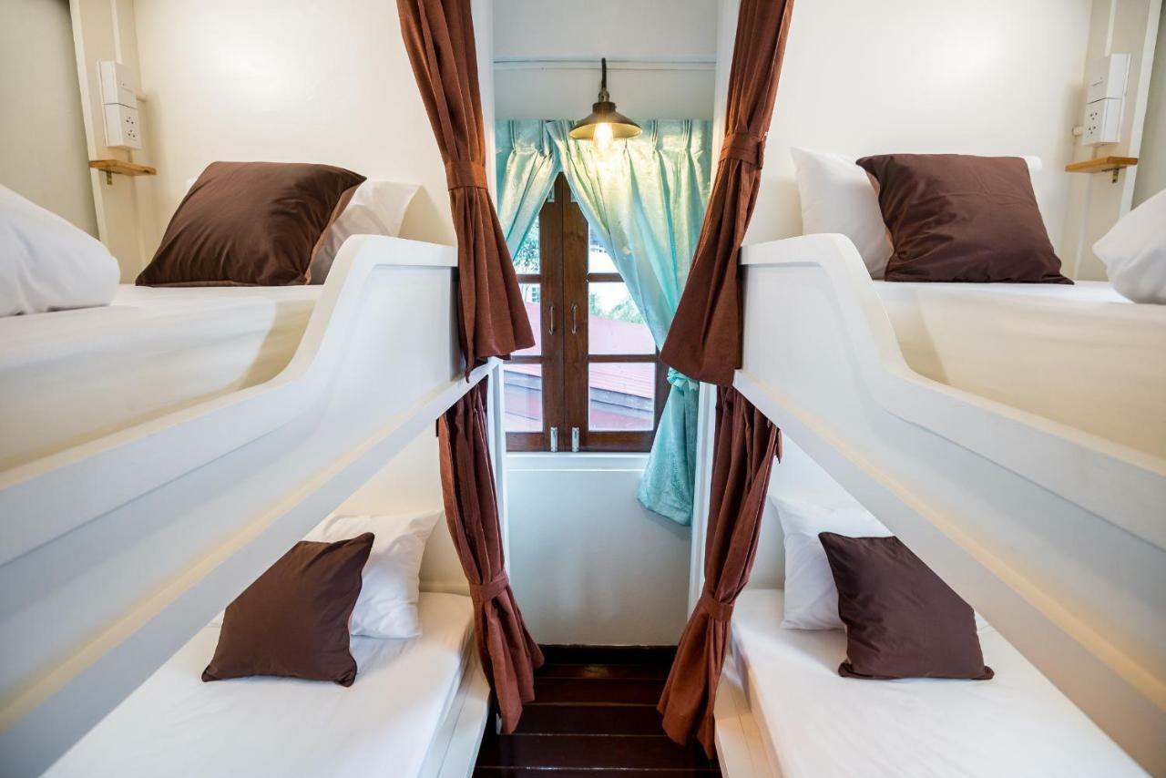 T Smy House Hostel Bangkok Bagian luar foto