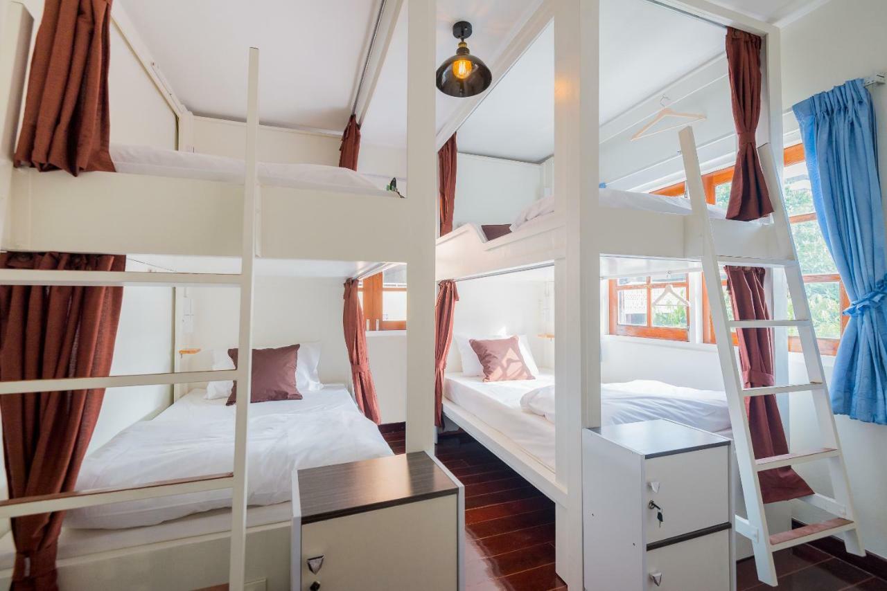 T Smy House Hostel Bangkok Bagian luar foto