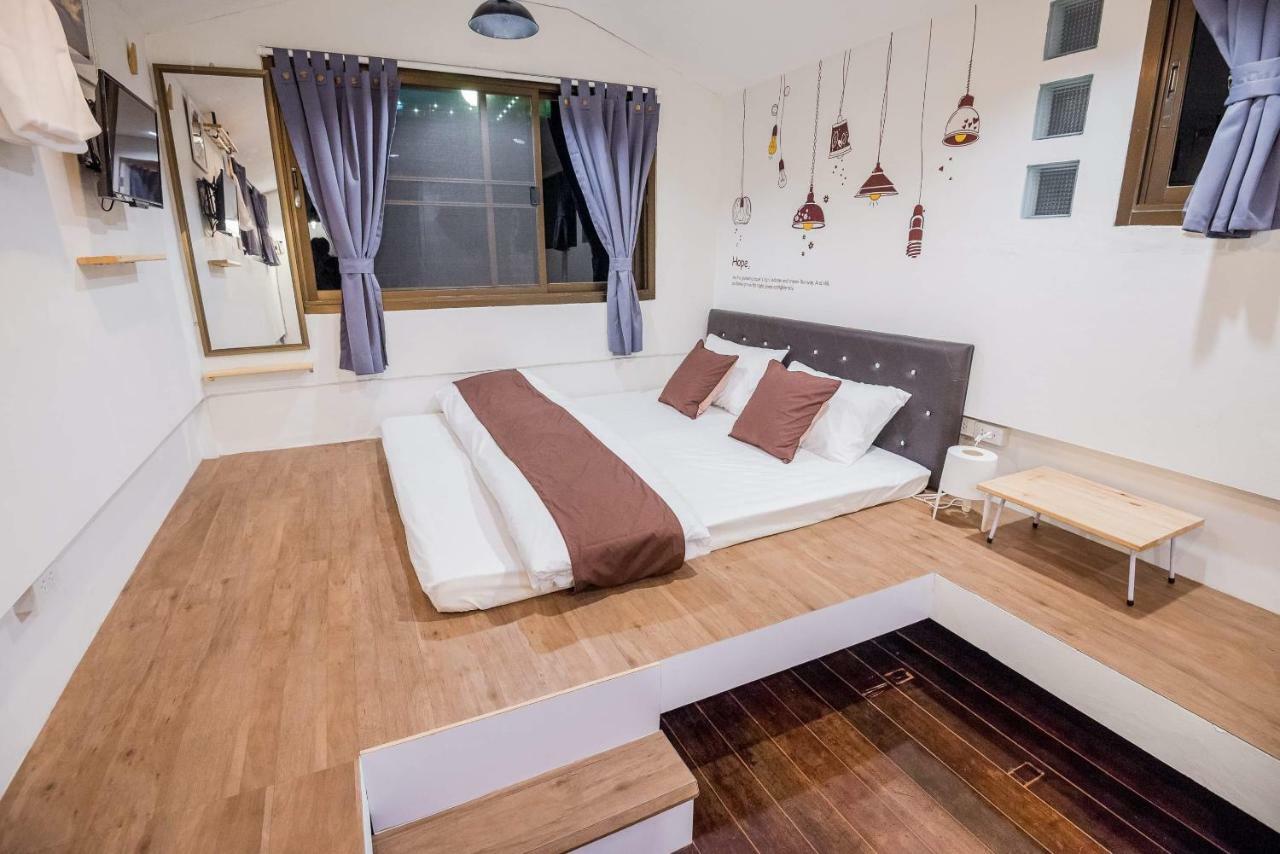 T Smy House Hostel Bangkok Bagian luar foto