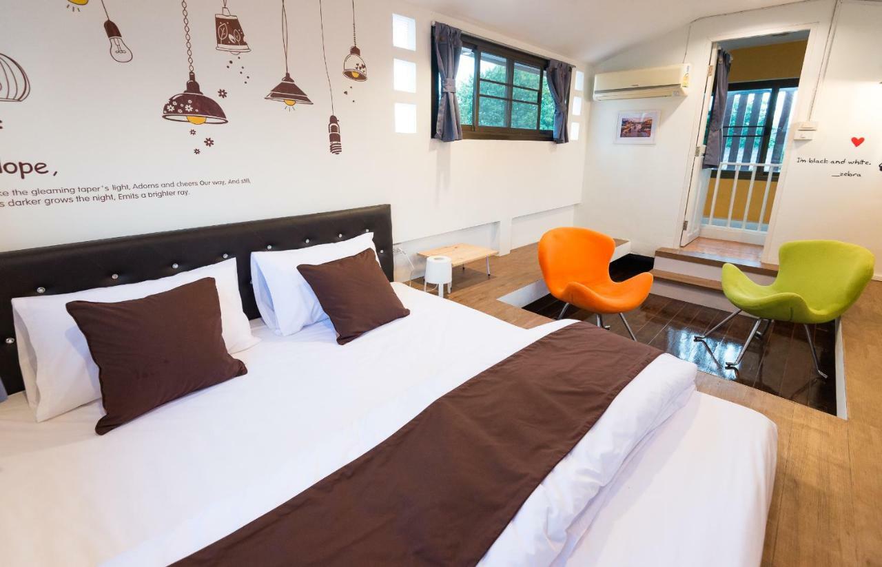 T Smy House Hostel Bangkok Bagian luar foto