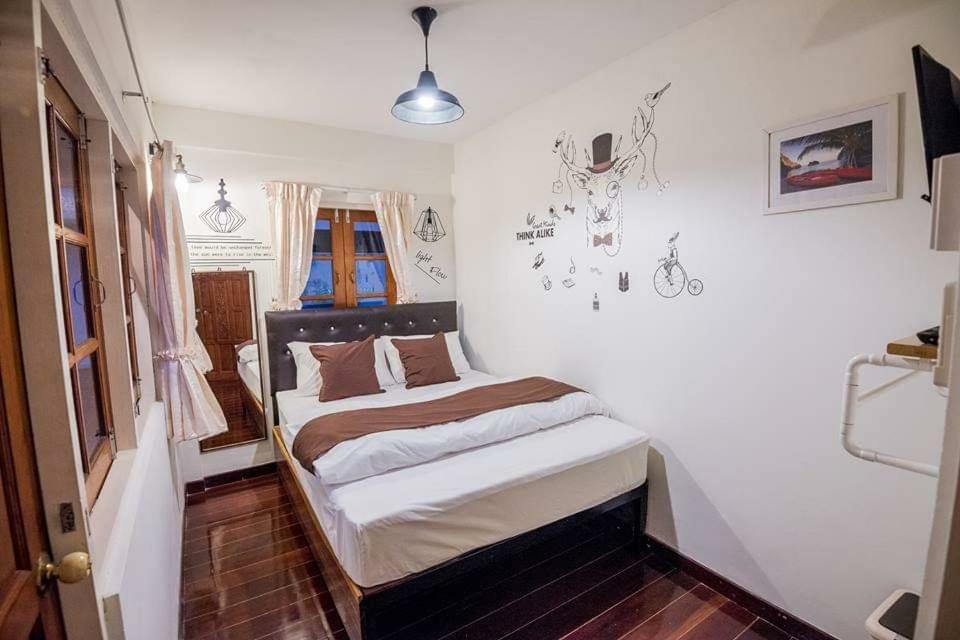 T Smy House Hostel Bangkok Bagian luar foto